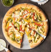 Pesto-Chicken-Pizza_EXPS_FT23_39454_ST_6_01_1