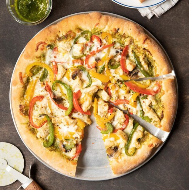 Pesto-Chicken-Pizza_EXPS_FT23_39454_ST_6_01_1